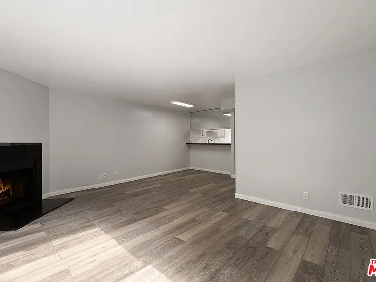 2337 Oak St #2 — Photo 18