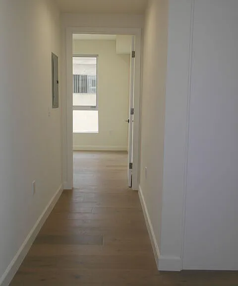 105 S Mariposa Ave #302 — Photo 4