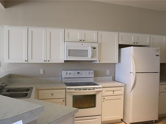 2nd image of 4391 Cortina Cir APT 227