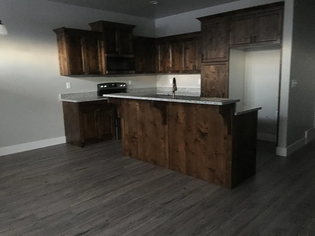 Kitchen - 253 E 1725 N #2
