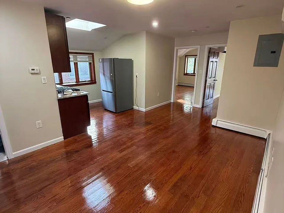 15032 Roosevelt Ave #3