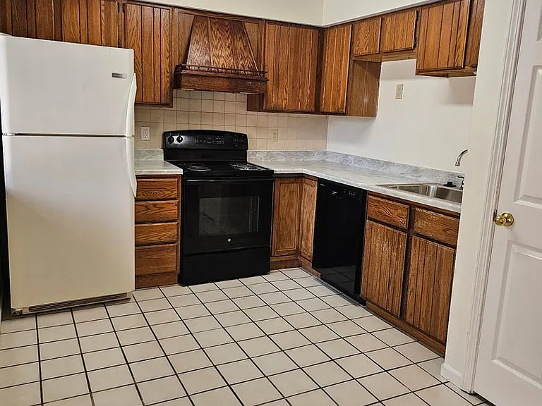 106 E Green Meadows Rd #9 — Photo 3