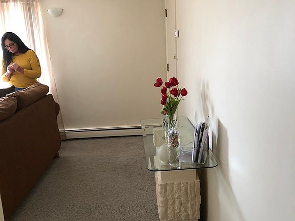 2nd image of 714 Winthrop Ave APT 201