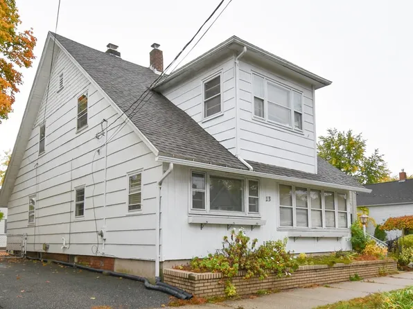 13 Beauregard St, Springfield, MA 01151