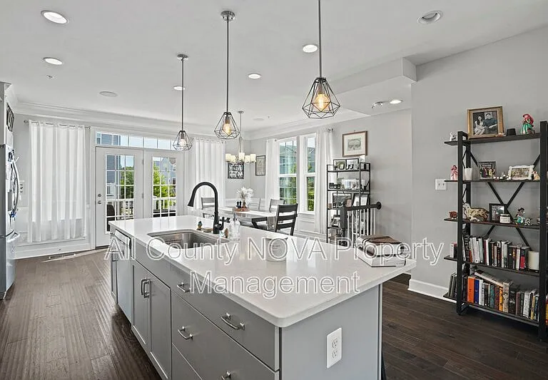 2910 Pinebrook Rd — Photo 13
