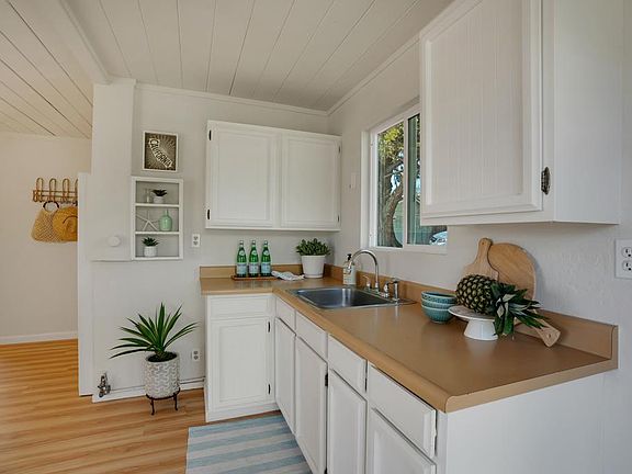 4th image of 312 Seacliff Dr