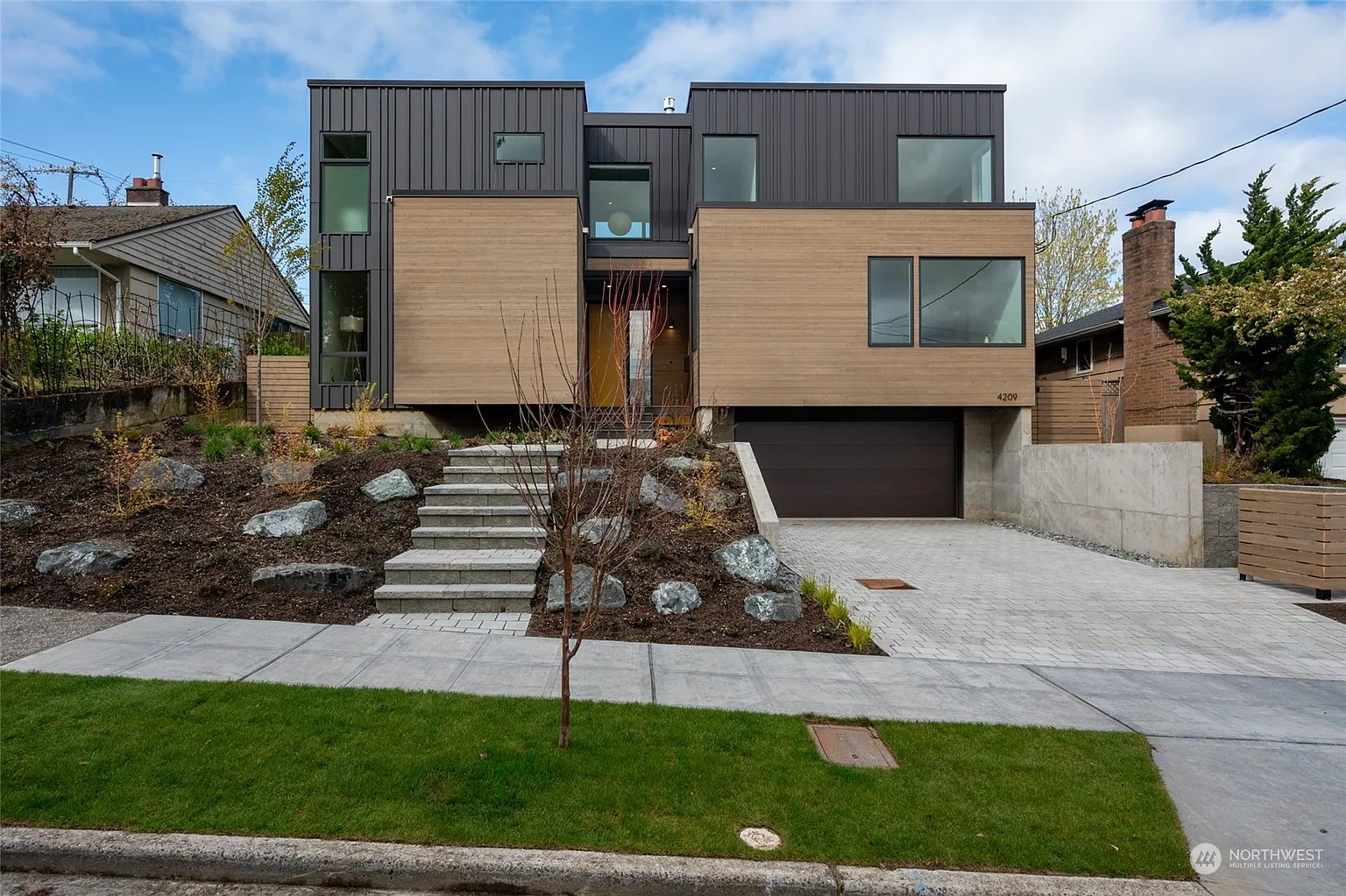 4209 Williams Avenue W photo 1