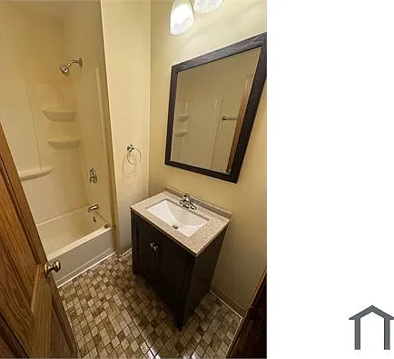 1228 N Rockton Ave #2S — Photo 6