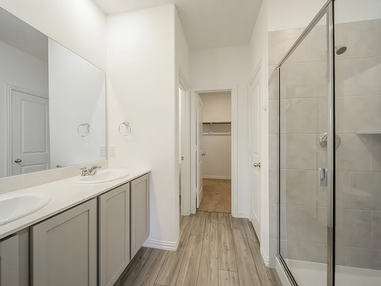 5929 Priory Dr — Photo 8