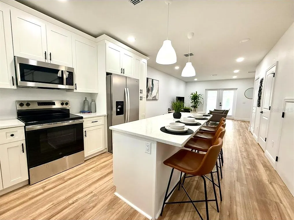 3 bed, 2.5 bath, 1506 sqft, $2,500 — Photo 4