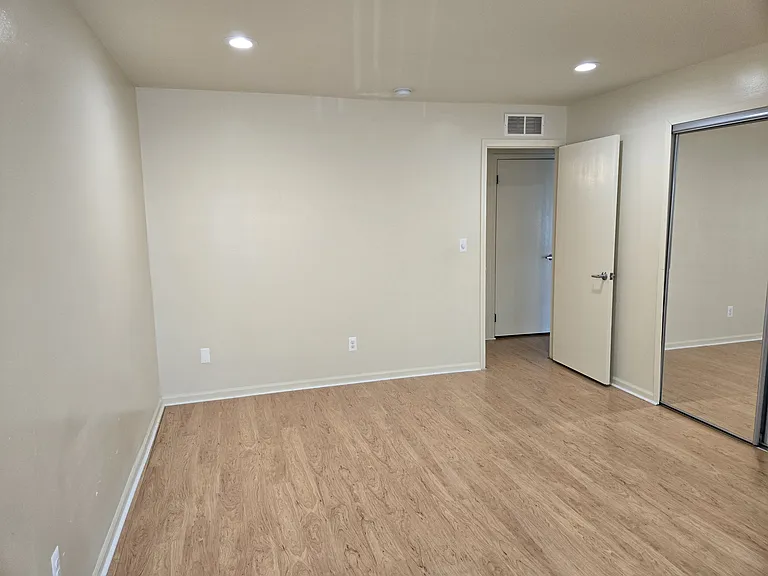 30515 W Forteen Mile Rd #46 — Photo 10