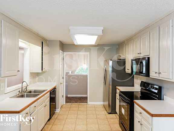 4th image of 1046 Preserve Ln