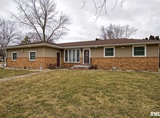 31 Spruce St, Morton, IL 61550