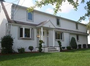 264 Lindbergh Blvd #BVLD, Teaneck, NJ 07666