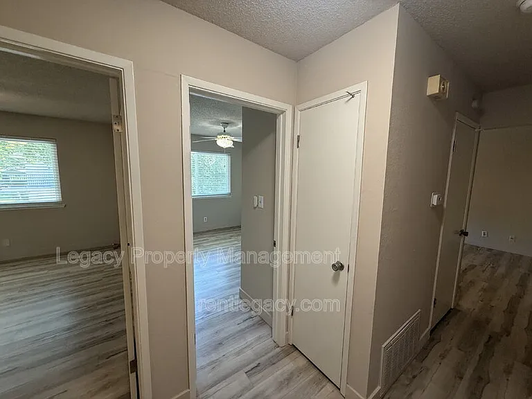 5174 Connecticut Dr #4 — Photo 8