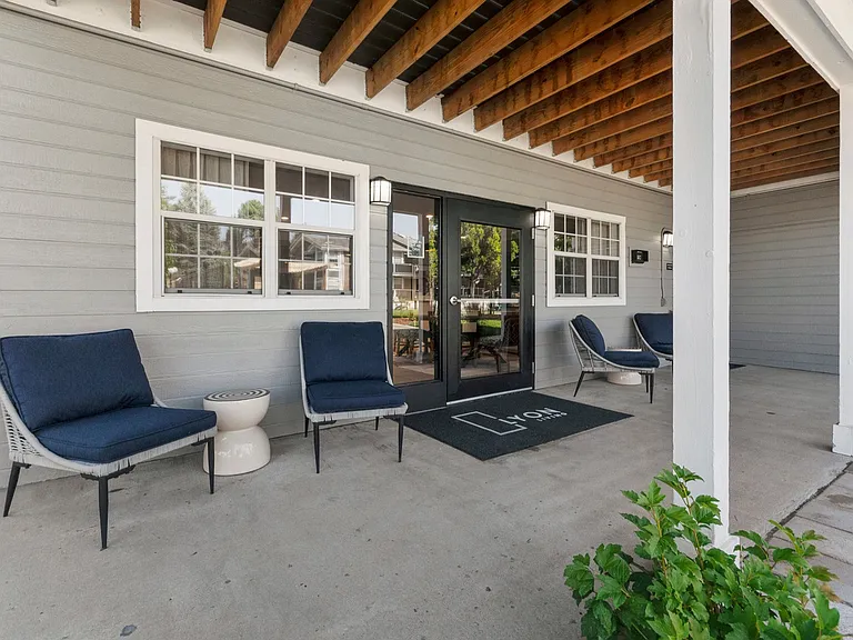 The Lennox — Photo 15