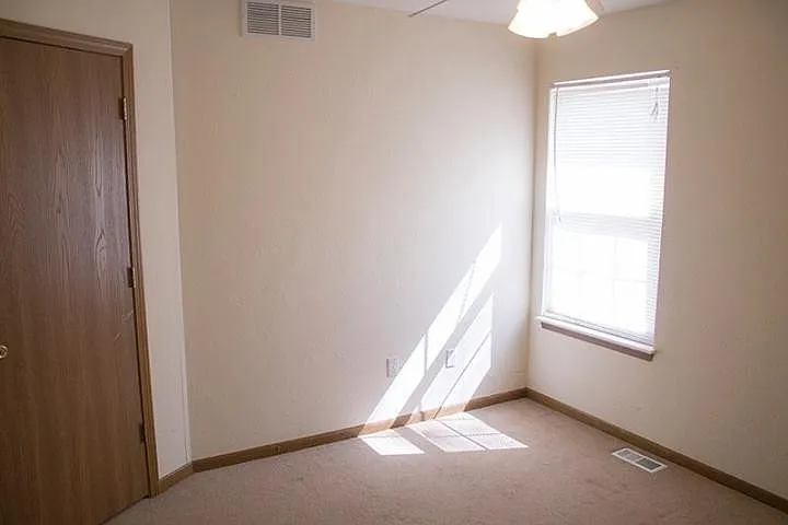 3510 Zinnia Dr — Photo 6