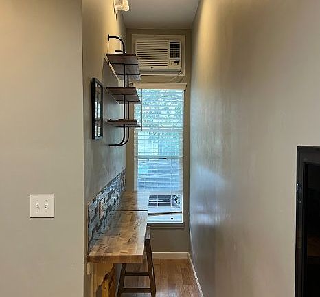 3rd image of 484 Linden St #B