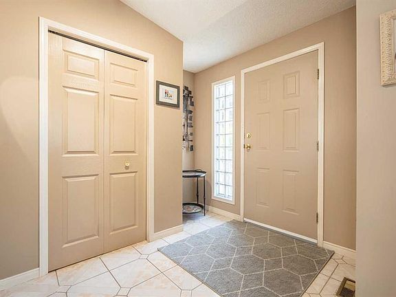 4th image of 128 N Sunvale Cres SE