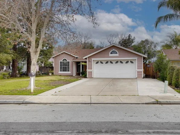 2041 Evelyns Dr, Hollister, CA 95023