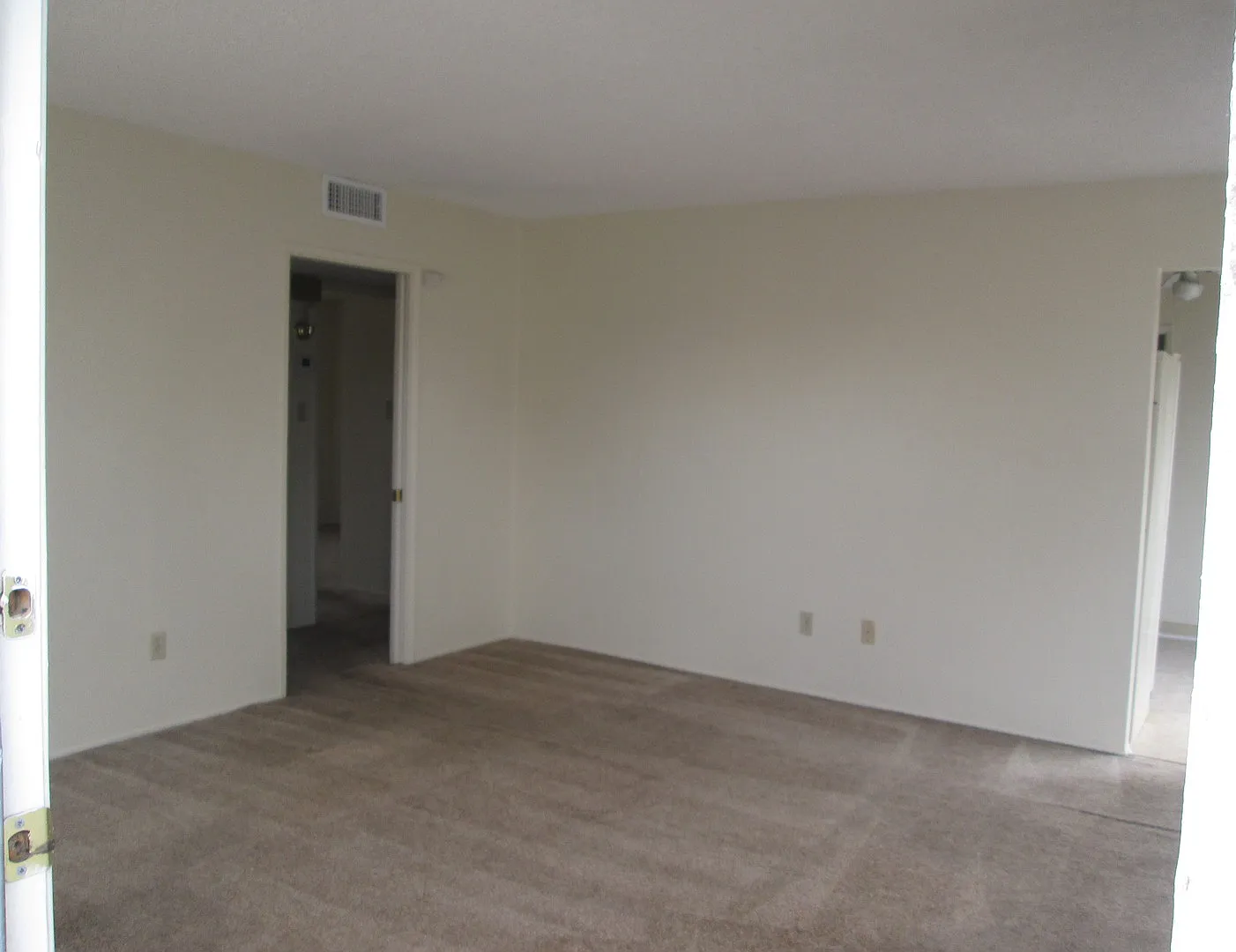 AS2516 — Photo 2