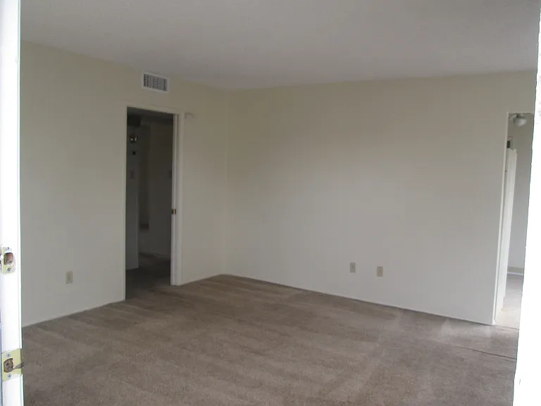 2516 Ashe Rd #A-E — Photo 2