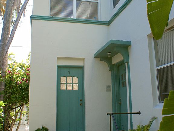 private entrance to apt. 5 & 6