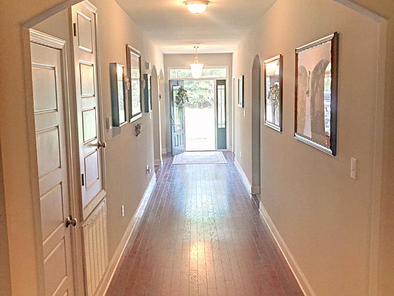 5th image of 7 N Founders Way
