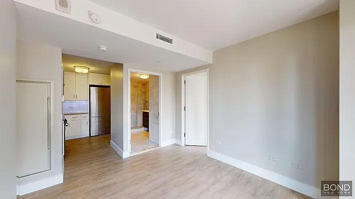 Rented by Bond New York | media 5