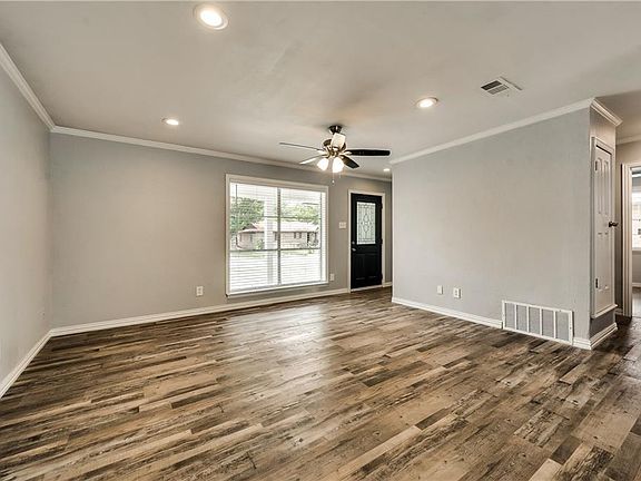 4th image of 881 Beverly Dr