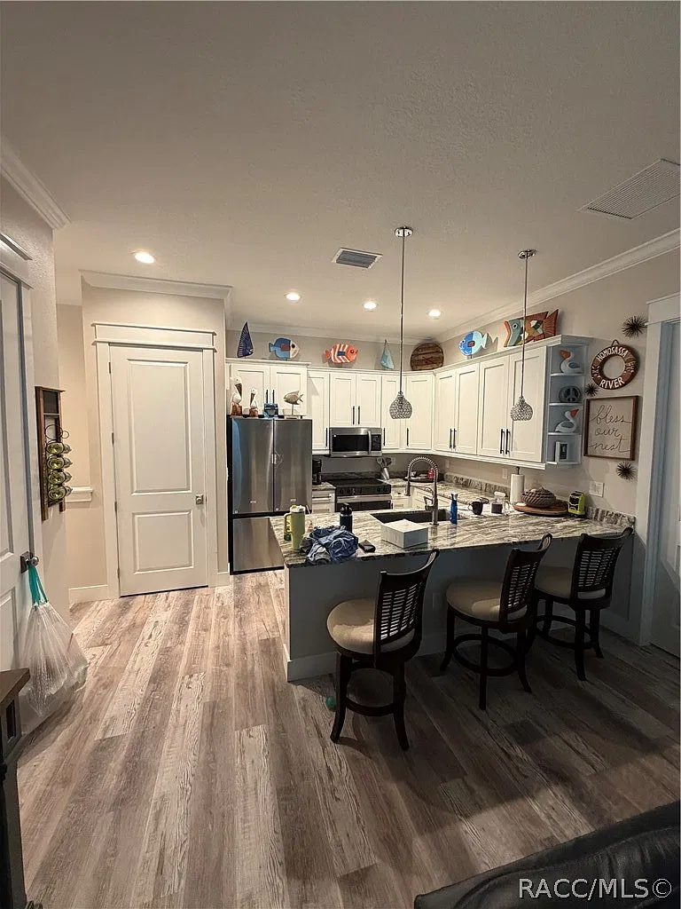 2 bed, 2.0 bath, 1600 sqft, $3,400 — Photo 3