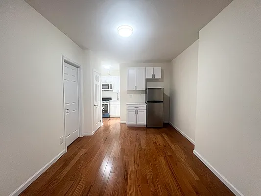 Rented by City Connections Realty | media 3