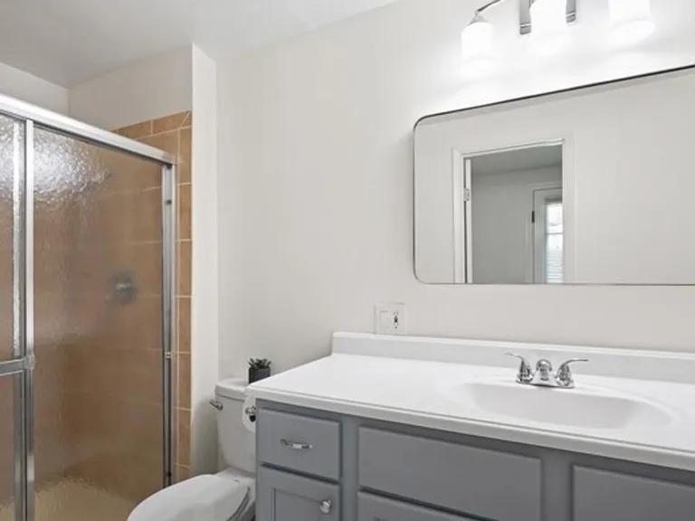 2590 Scott Pl — Photo 5