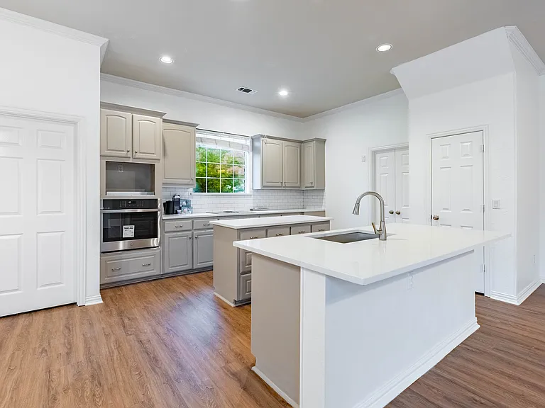 3731 Charter Dr — Photo 8