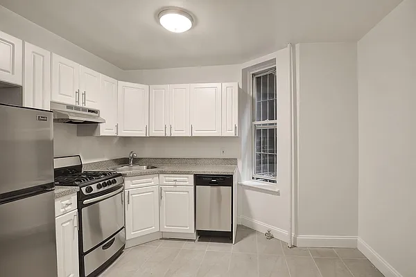 Rented by Creed Realty Group | media 8