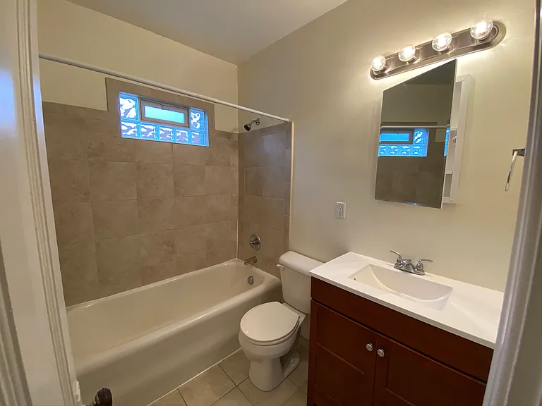 925 Nassau St #2 — Photo 5