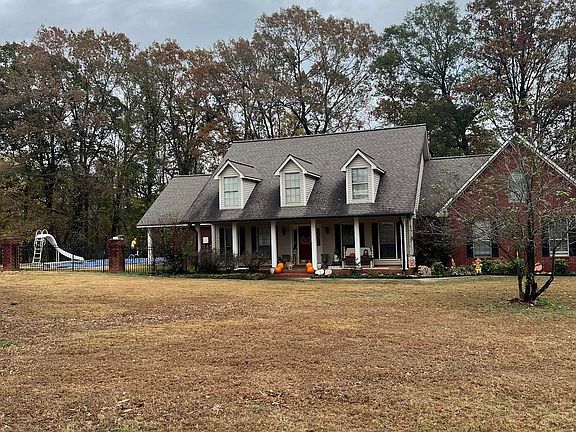 2nd image of 9 Fair Beauty Ave