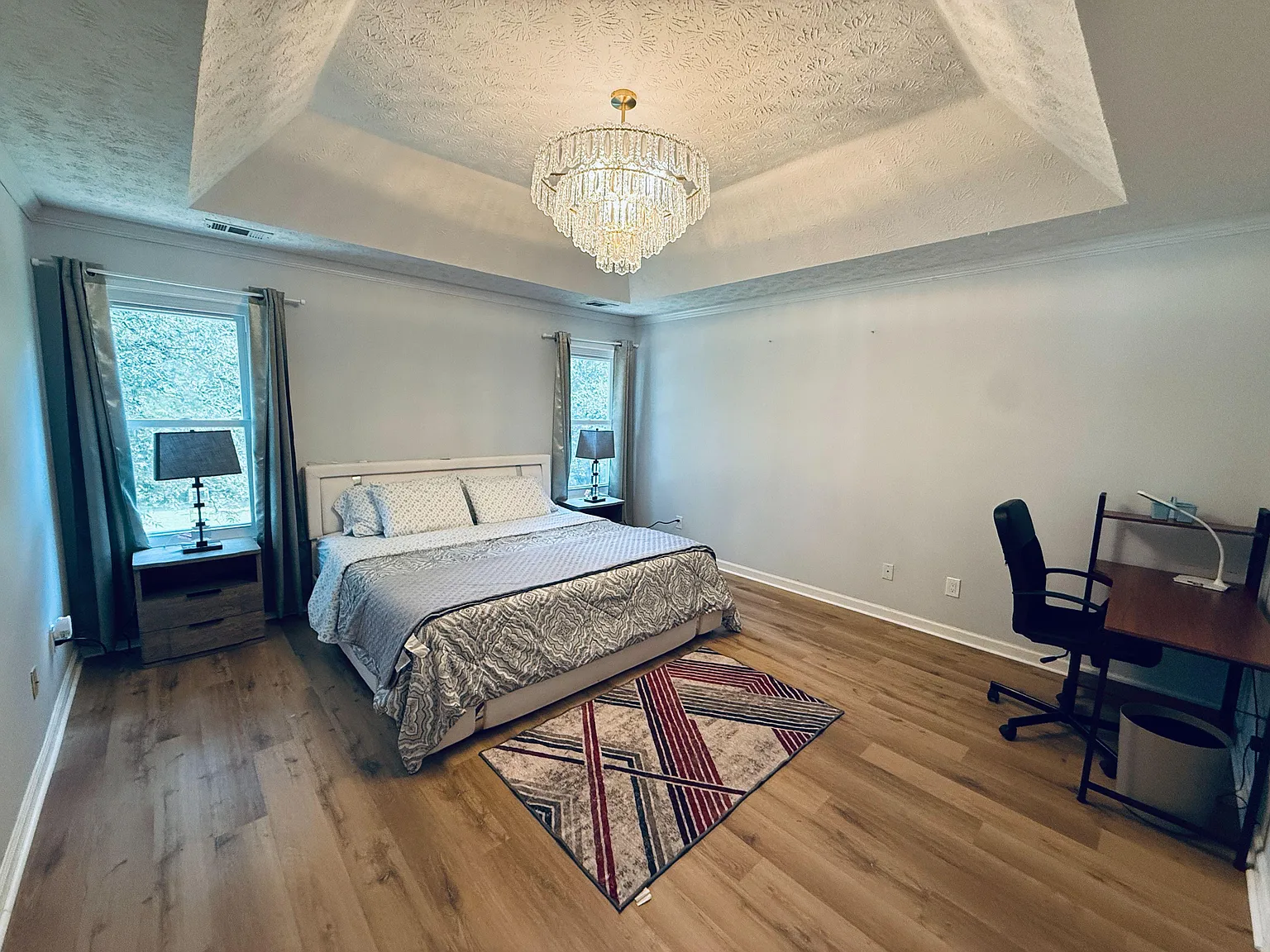 4 bed, 1.0 bath, 1500 sqft, $1,594 — Photo 1