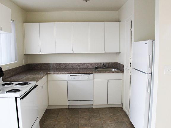 All-white kitchen appliances