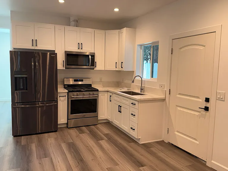 18312 Jovan St — Photo 1