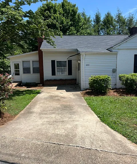 1011 Pennton Ave SW — Photo 3