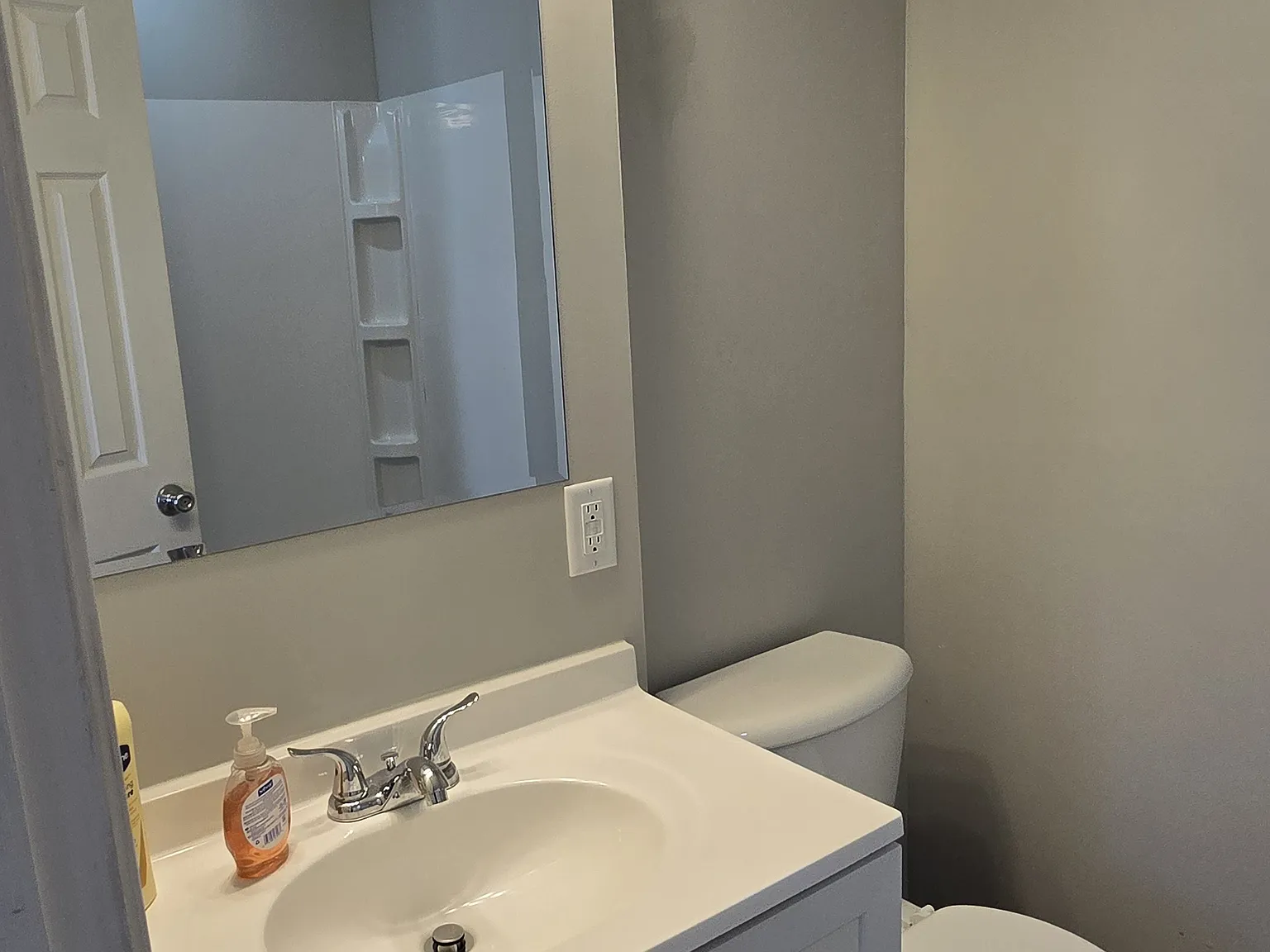 2 bed, 846 sqft, $1,200 — Photo 3