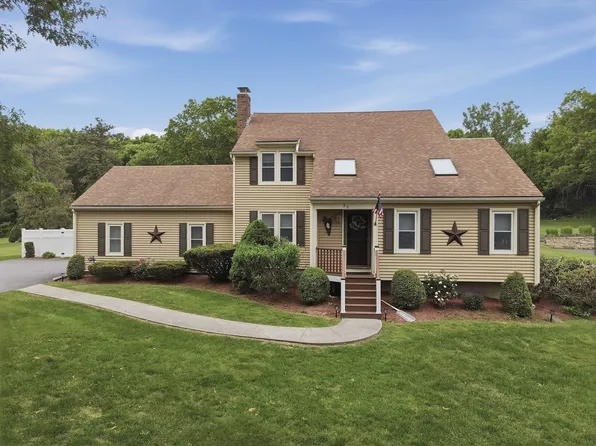 35 Blueberry Hl, Webster, MA 01570