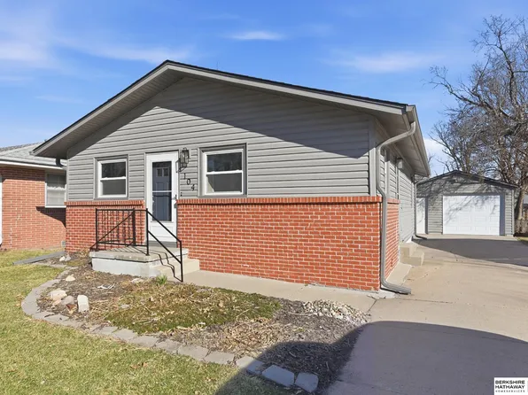 104 W Meigs St, Valley, NE 68064