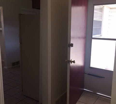4th image of 1405 Shalimar Dr