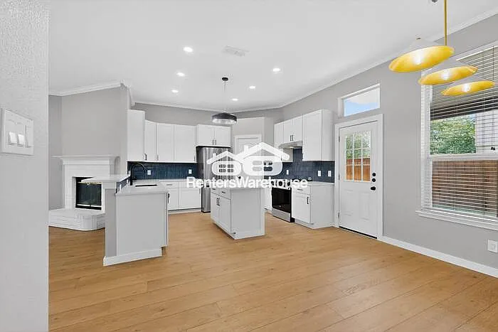 7301 Fossil Lake Dr — Photo 10