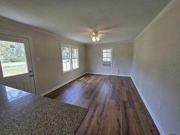 4th image of 41346 Churchpoint Rd