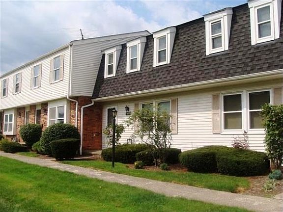 2nd image of 7403 Yorktown Ct Unit D