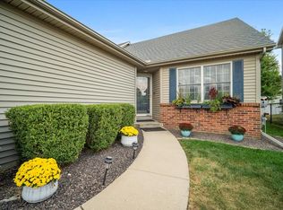 3509 Ballyford Dr, Bloomington, IL 61704