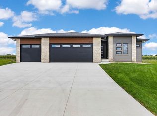 309 Hackberry Dr, Palo, IA 52324
